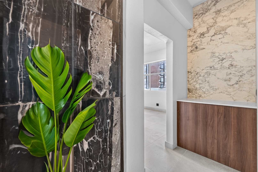 1 Bedroom Property for Sale in Sea Point Western Cape